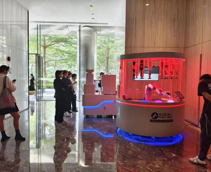 2024 Shenzhen Fashion Week Fashion Technology Forum, Anno AI robot special cocktail and latta coffee appeared amazing！