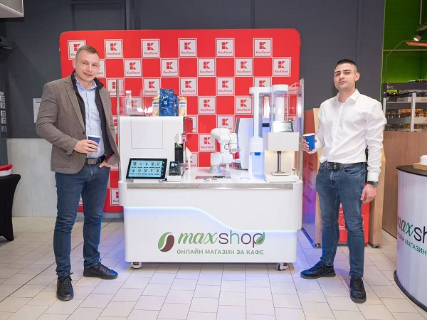 Anno AI Robot Latte Art Printing Bar Launches in Sofia, Bulgaria