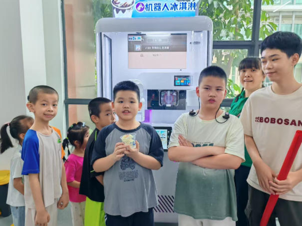 Anuo AI Robot Ice Cream Machine Settles in the Customer Exhibition Hall in Nanning, Guangxi