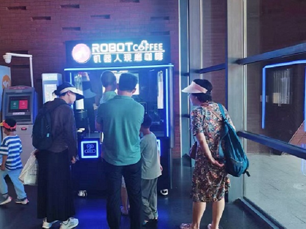 Anno AI Robot Freshly Ground Coffee Kiosk in Beijing Foreign Studies University, Opening a New Experience of Intelligent Consumption on Campus